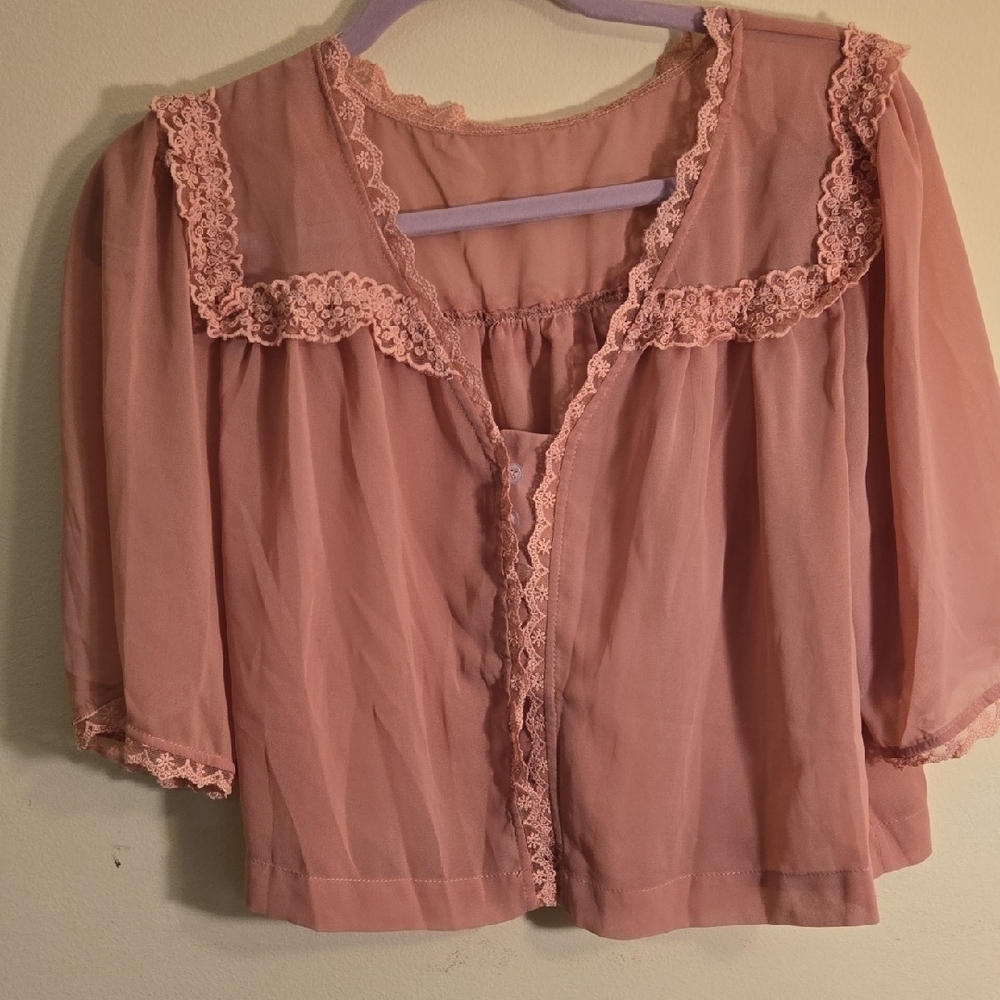 Chic Lace Trim Blouse in Soft Pink - Picture 2 of 5